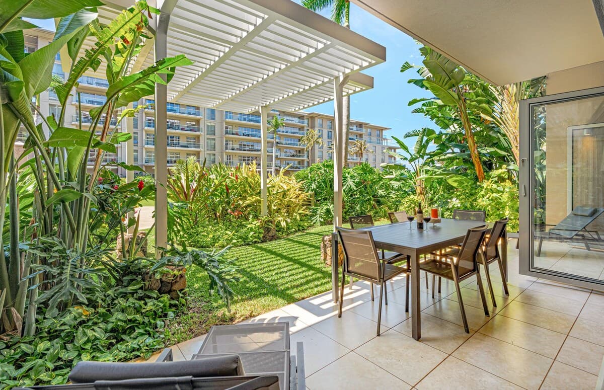 Condo in Lahaina · ★5.0 · 2 bedrooms · 3 beds · 2 baths - Photo 1