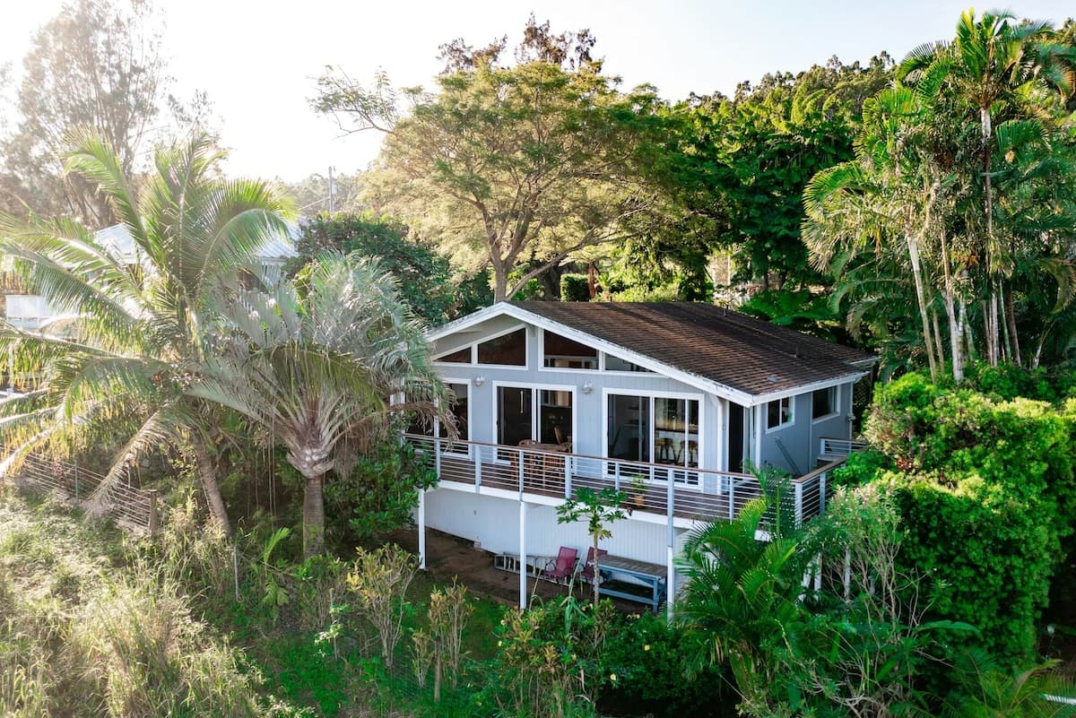 Home in Honokaa · ★4.65 · 2 bedrooms · 3 beds · 2 shared baths - Photo 1
