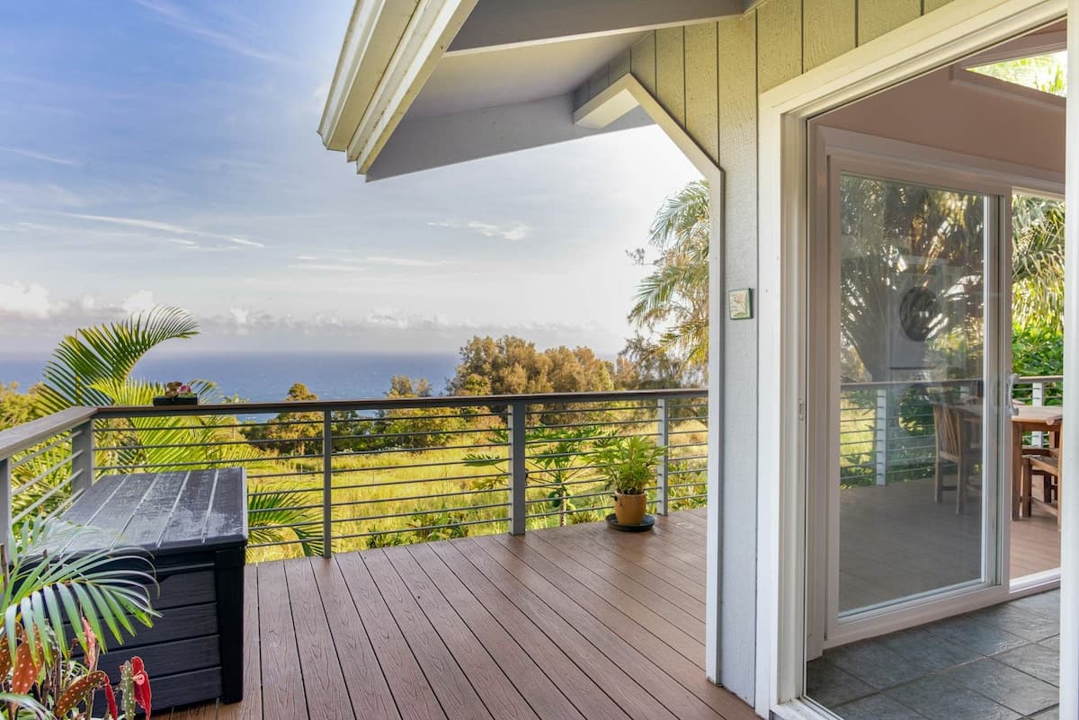 Home in Honokaa · ★4.65 · 2 bedrooms · 3 beds · 2 shared baths - Photo 3