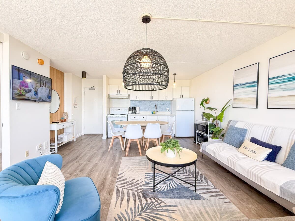 Condo in Honolulu · ★4.79 · 1 bedroom · 4 beds · 1 private bath - Photo 4
