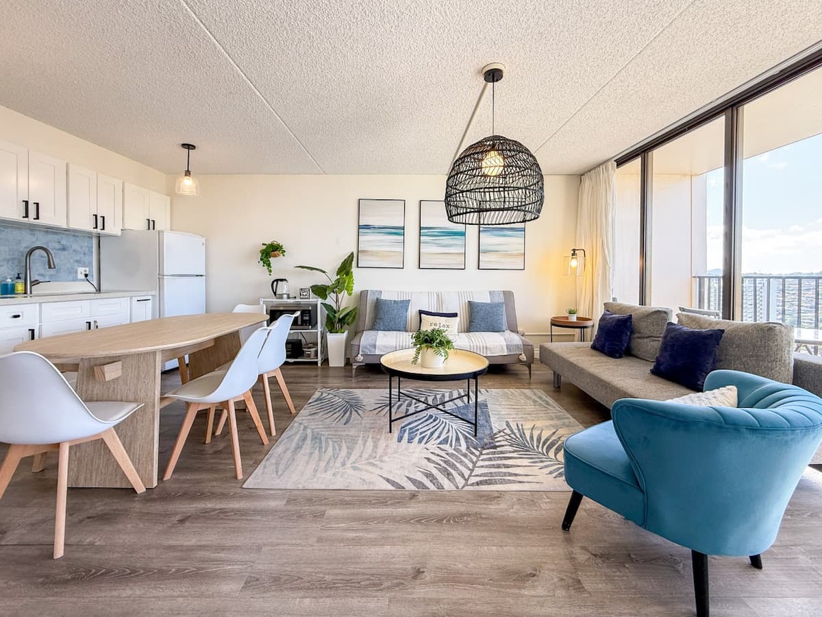 Condo in Honolulu · ★4.79 · 1 bedroom · 4 beds · 1 private bath - Photo 3