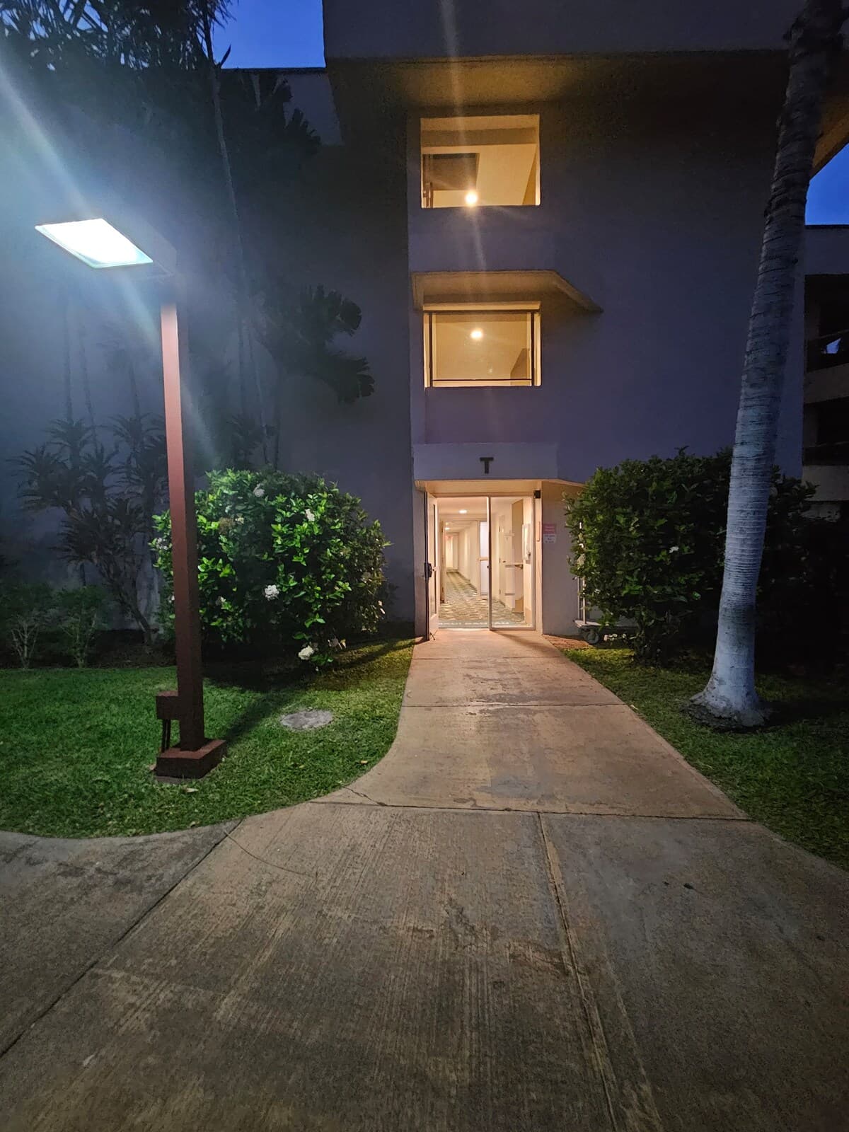 Condo in Kihei · ★4.86 · Studio · 2 beds · 1 bath - Photo 1