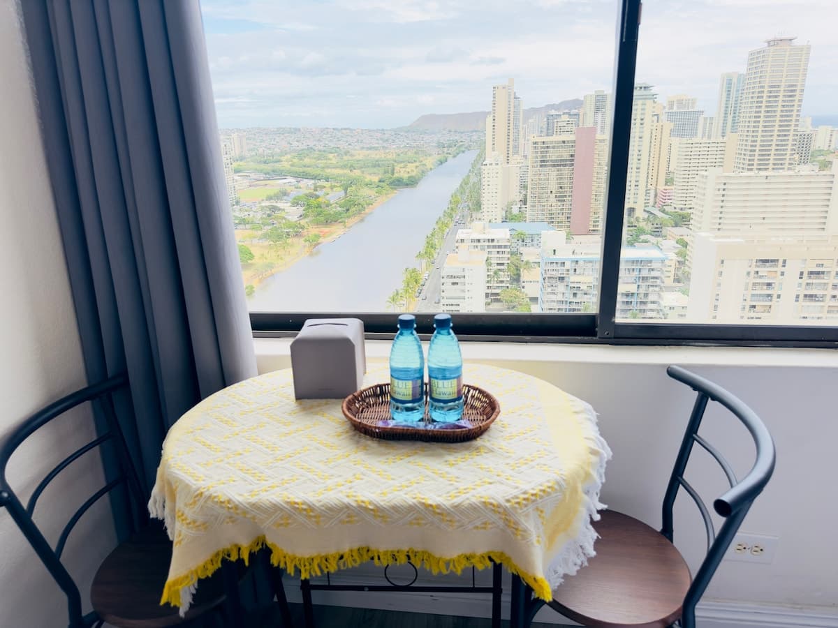 Condo in Honolulu · ★4.84 · 1 bedroom · 1 bed · 1 private bath - Photo 5