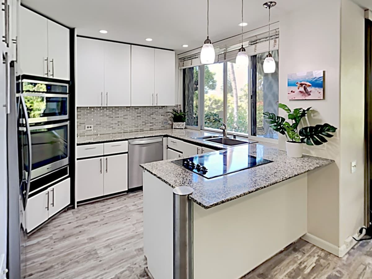 Condo in Kihei · ★4.9 · 2 bedrooms · 4 beds · 2 private baths - Photo 4