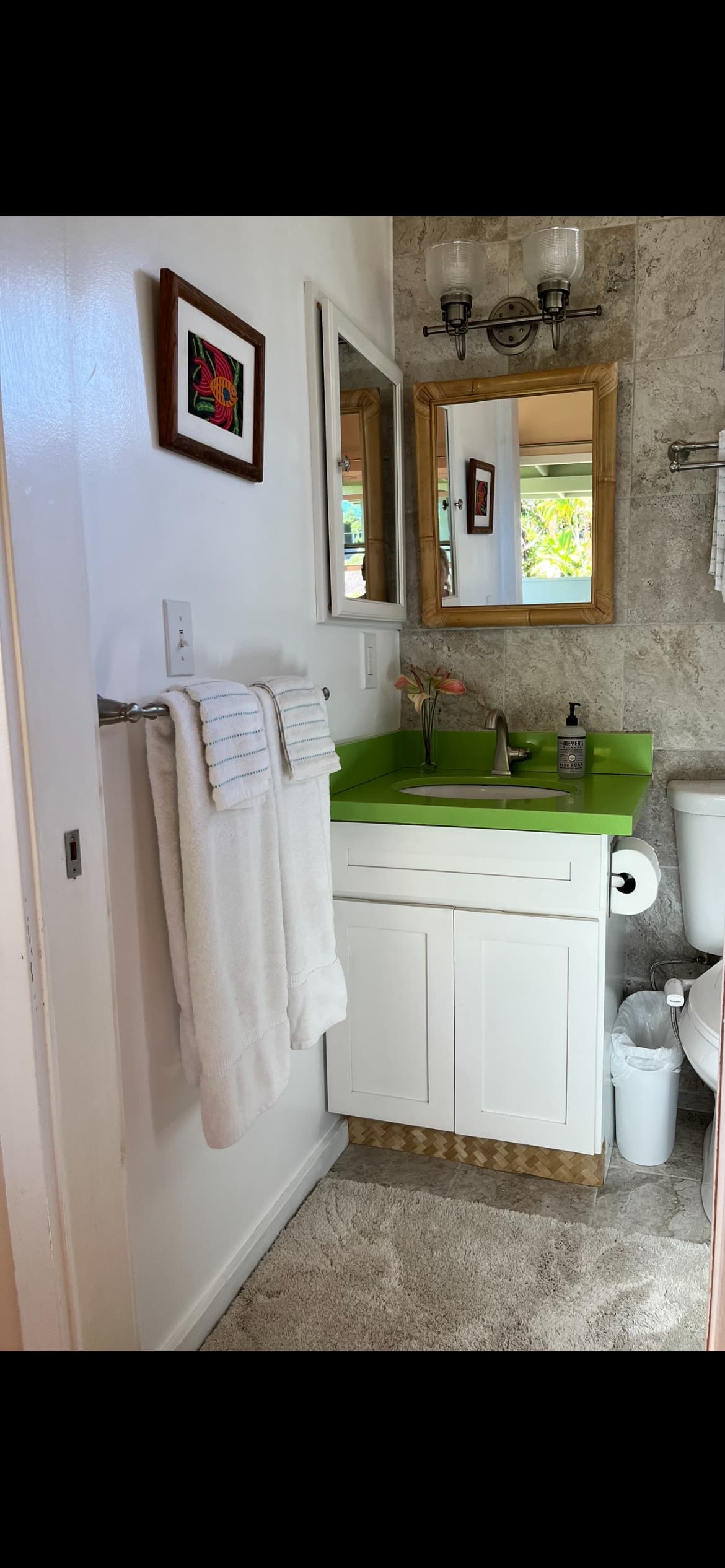 Guesthouse in Hilo · ★5.0 · Studio · 1 bed · 1 bath - Photo 4