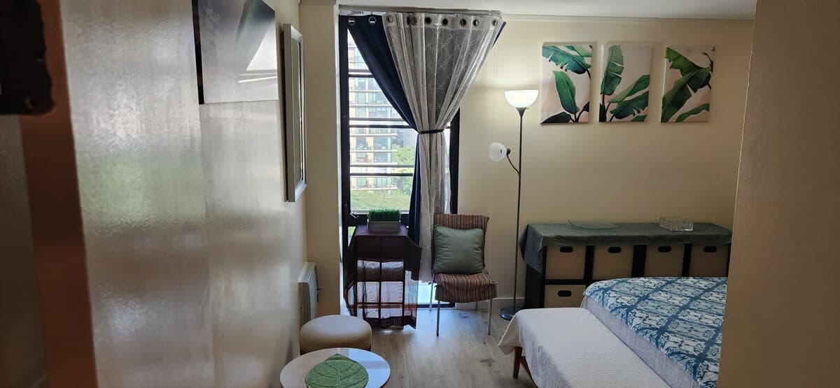 Condo in Honolulu · ★5.0 · 1 bedroom · 1 bed · 1 private bath - Photo 4