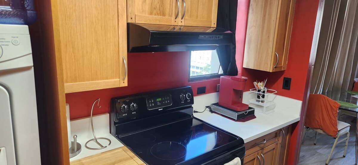 Condo in Honolulu · ★5.0 · 1 bedroom · 1 bed · 1 private bath - Photo 3