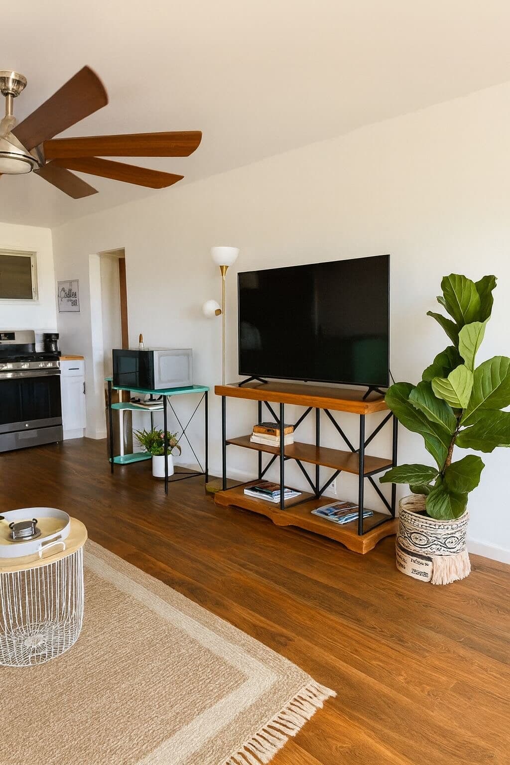 Home in Kailua-Kona · ★4.97 · 1 bedroom · 2 beds · 1 private bath - Photo 3