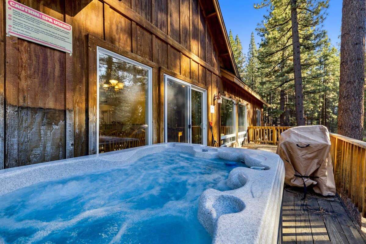 Private Hot Tub & Game Room, Near Trails - Photo 2