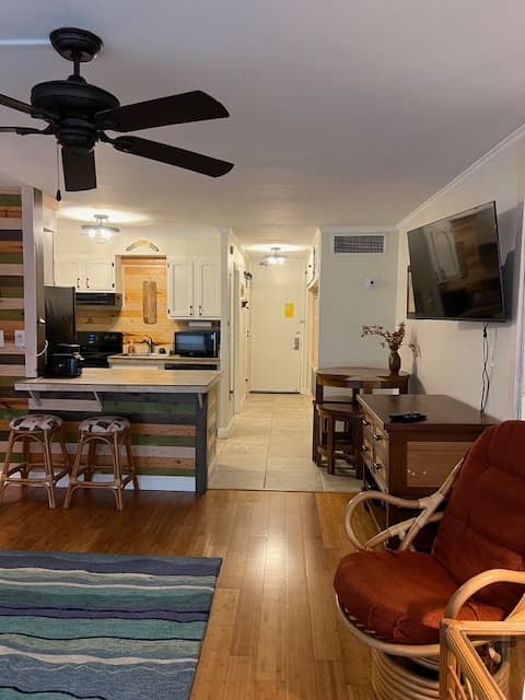 Condo in Lahaina · ★4.66 · Studio · 1 bed · 1 private bath - Photo 4