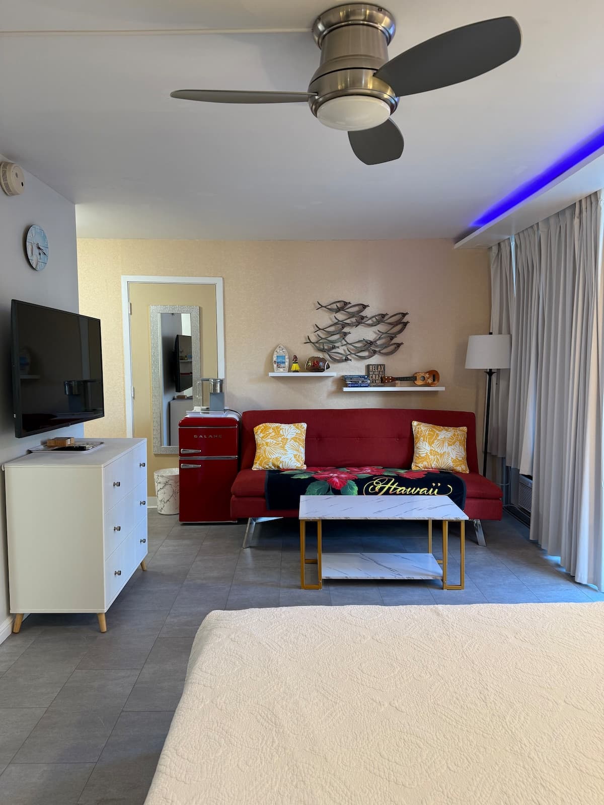 Free Parking Center of Waikiki King bed near Beach - Photo 3