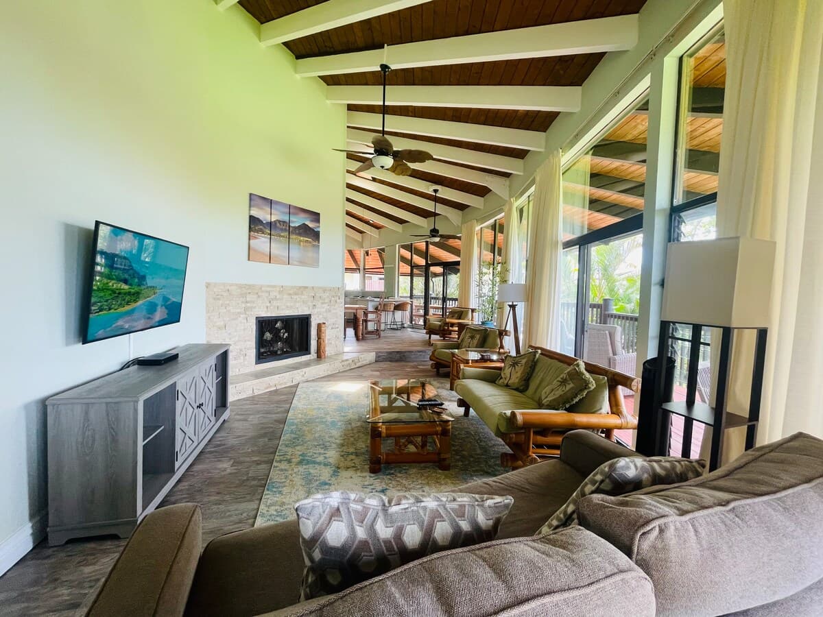 Condo in Princeville · ★4.92 · 2 bedrooms · 3 beds · 2 shared baths - Photo 3
