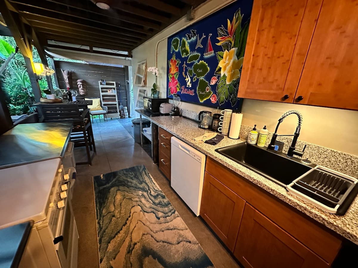 Guesthouse in Pahoa · ★5.0 · 1 bedroom · 1 bed · 1 bath - Photo 2