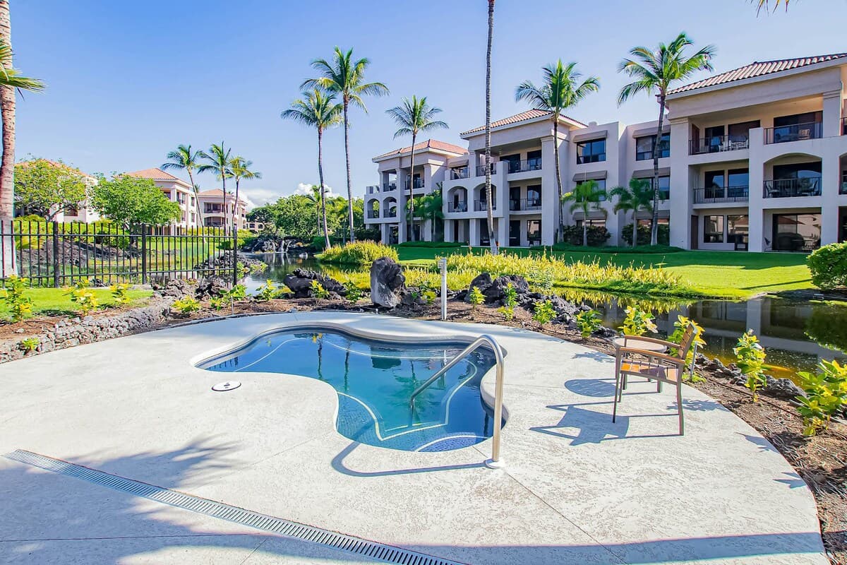 Condo in Waikoloa Village · ★4.8 · 1 bedroom · 1 bed · 1.5 shared baths - Photo 2