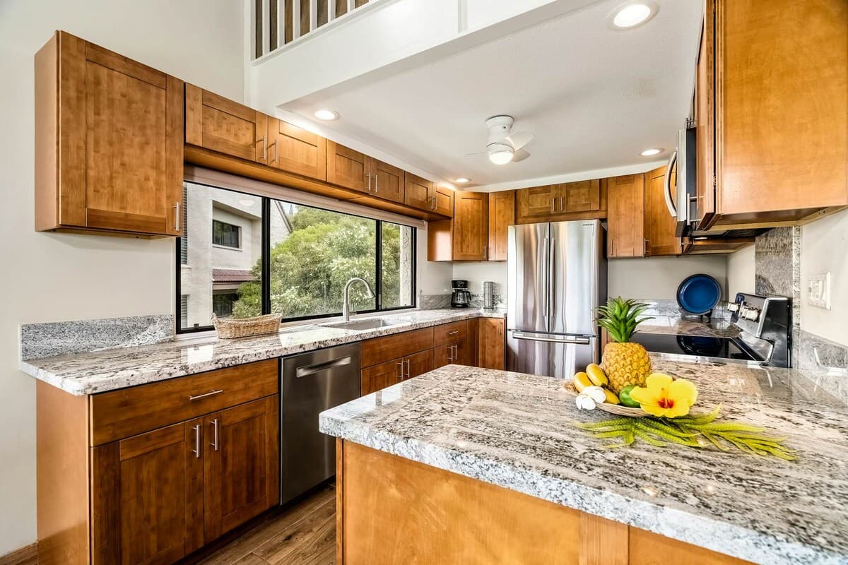Condo in Kailua-Kona · ★4.63 · 2 bedrooms · 4 beds · 3 shared baths - Photo 5