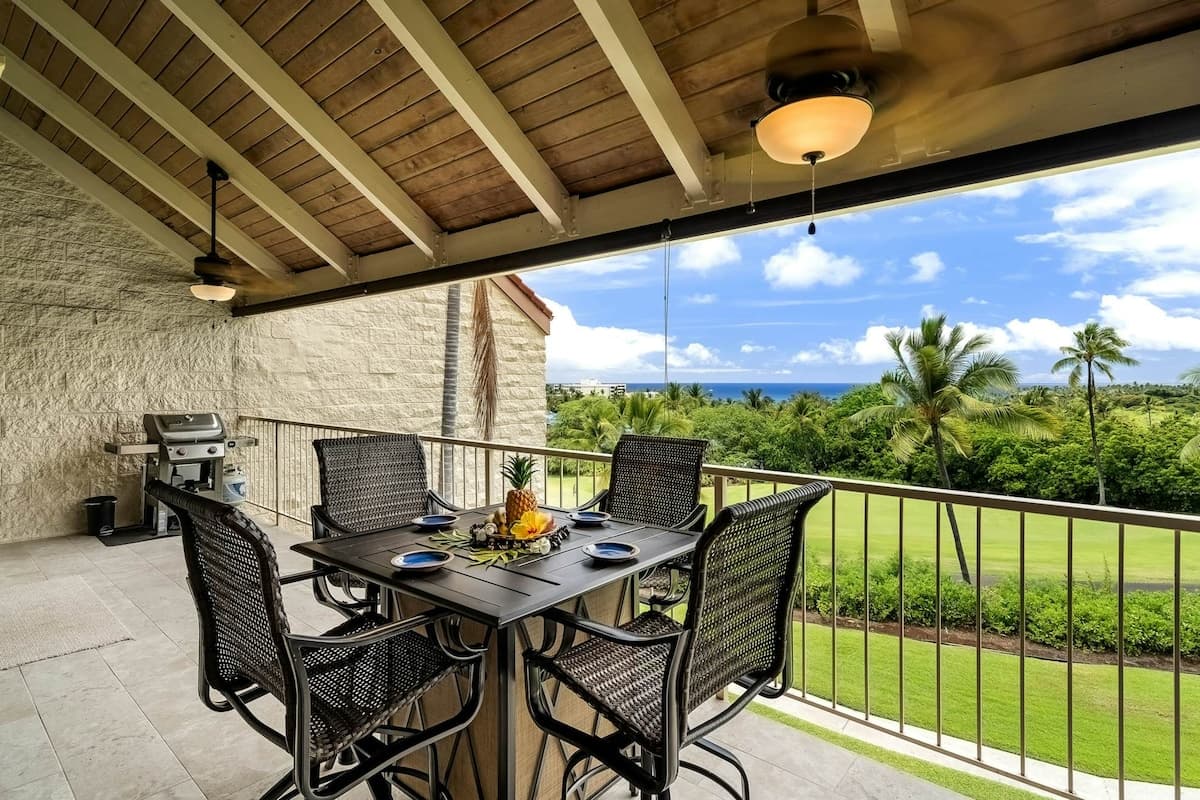 Condo in Kailua-Kona · ★4.63 · 2 bedrooms · 4 beds · 3 shared baths - Photo 1