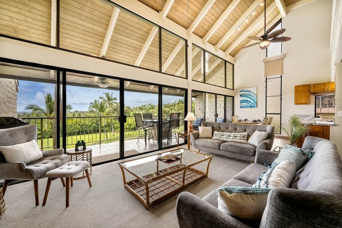 Condo in Kailua-Kona · ★4.63 · 2 bedrooms · 4 beds · 3 shared baths - Photo 4