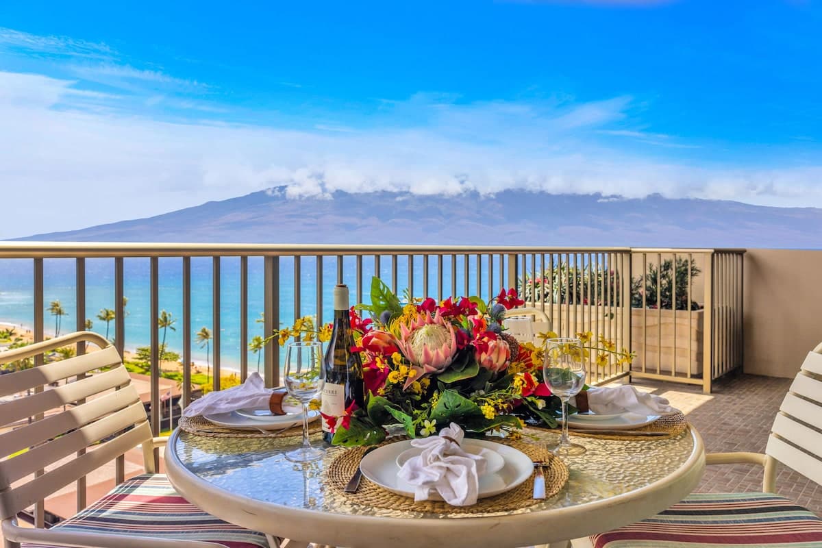 Condo in Lahaina · ★4.89 · 1 bedroom · 2 beds · 2 baths - Photo 4