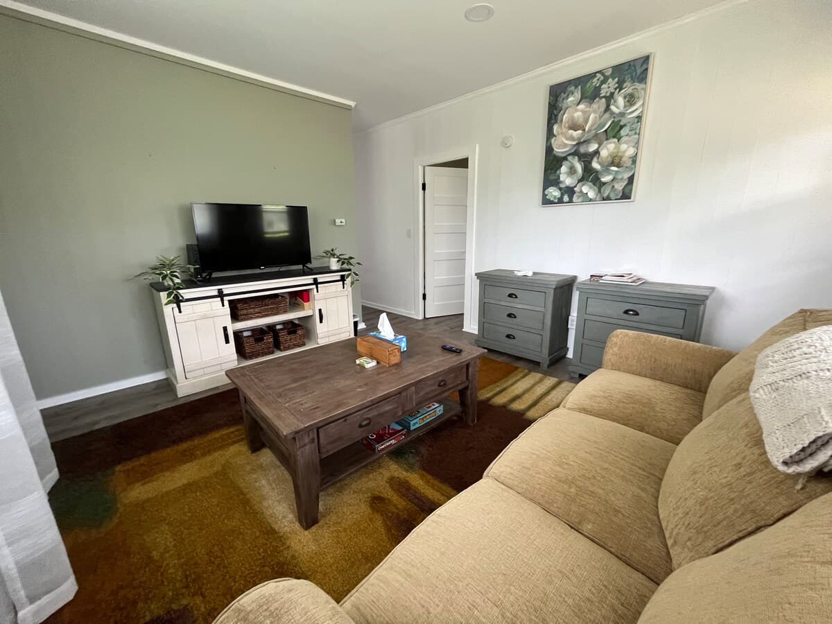 3 bedroom home on one acre in Waimea - Photo 3