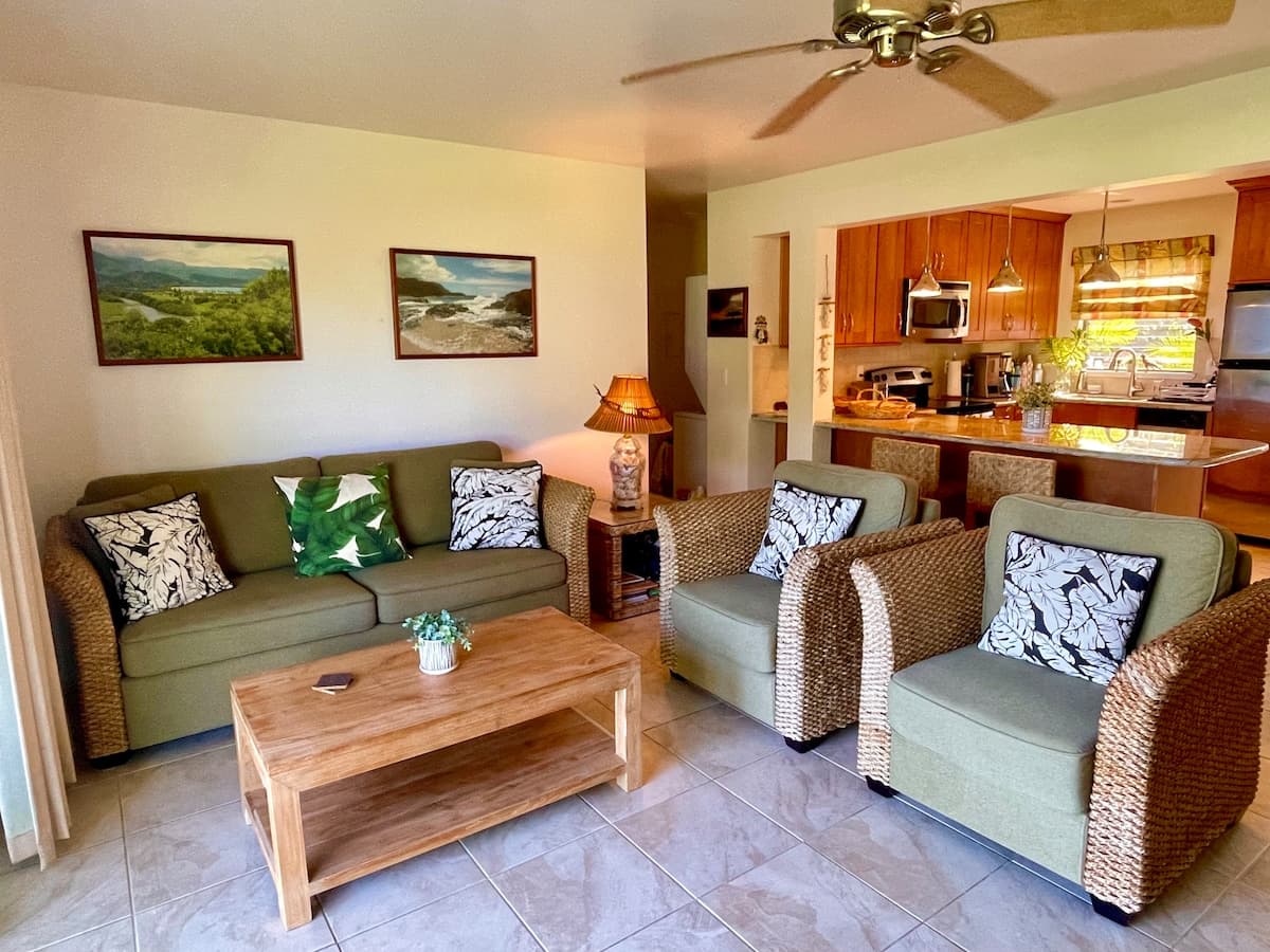 Lovely 1 Bedroom Condo with Garden and Ocean Views - Photo 1