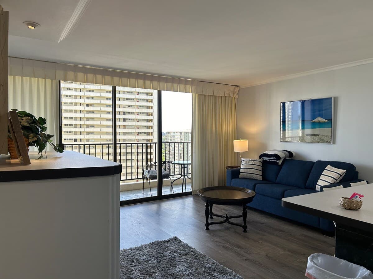 WB1909 Waikiki Steps to the Beach Wifi Ocean View - Photo 3