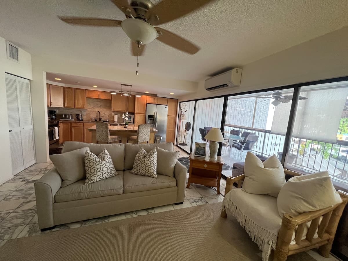 Condo in Kailua-Kona · ★4.92 · 2 bedrooms · 3 beds · 2 baths - Photo 4