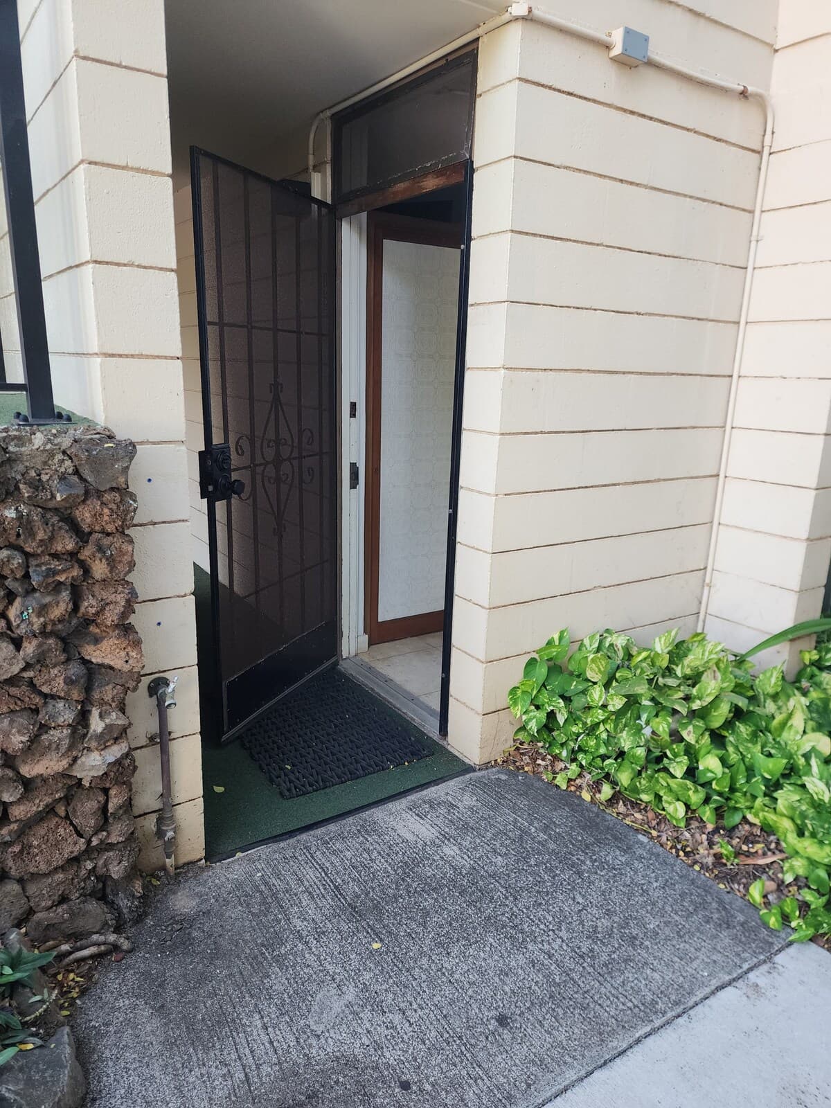 Condo in Lahaina · ★4.84 · 1 bedroom · 1 bed · 1 bath - Photo 1