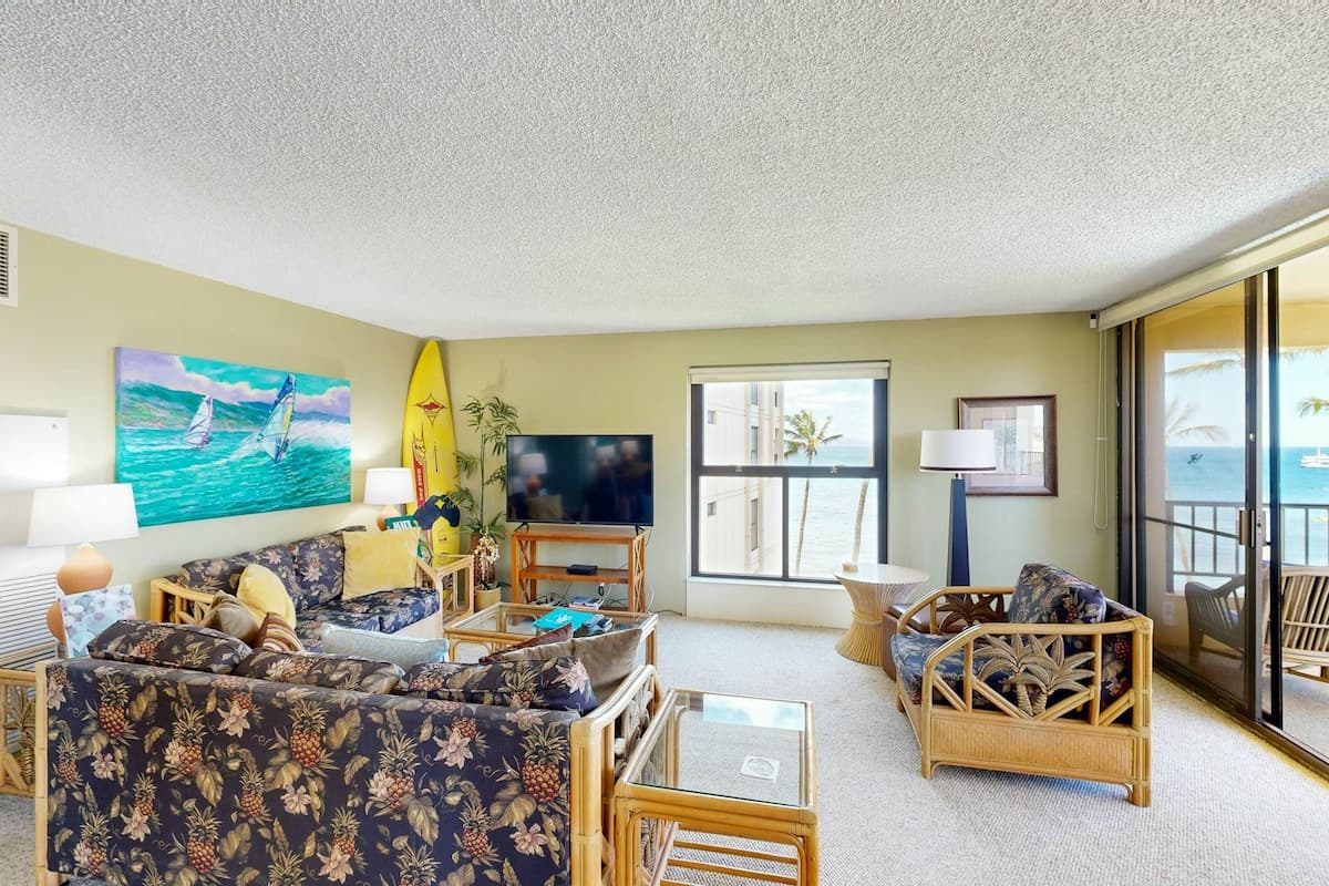 Condo in Kihei · ★5.0 · 2 bedrooms · 4 beds · 2 shared baths - Photo 2