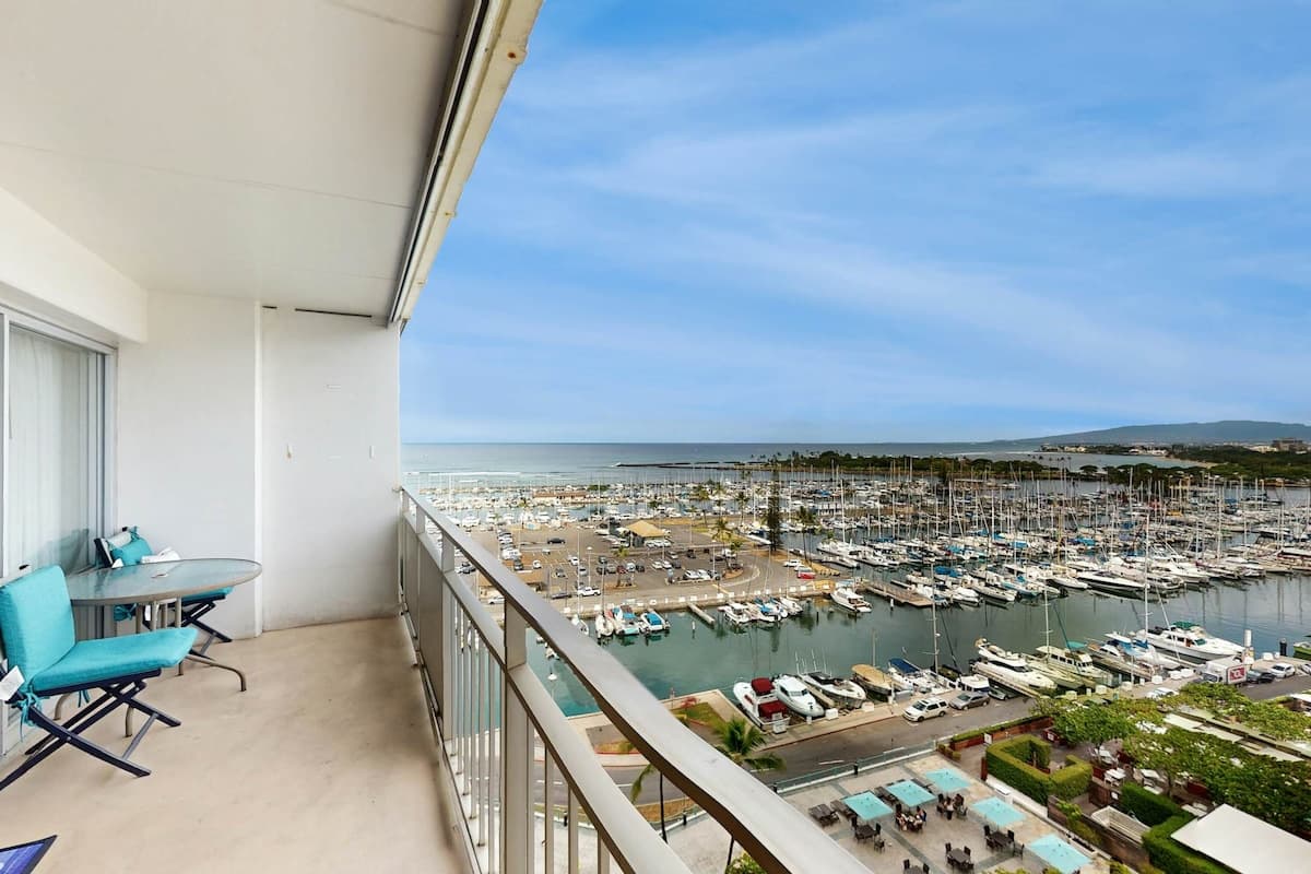 Walk to Beach 1BR Oceanview 11th-Floor | Deck - Photo 1