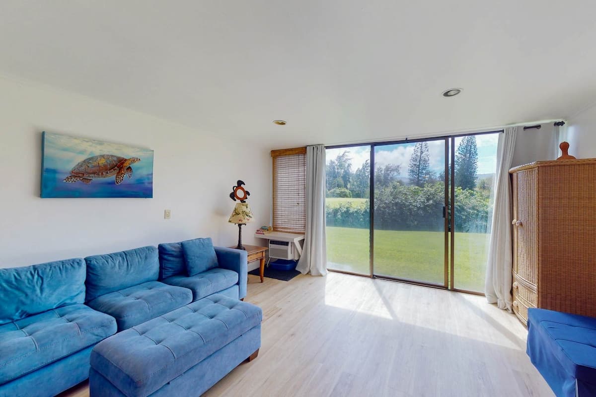 Condo in Kahuku · ★4.46 · 1 bedroom · 3 beds · 1 shared bath - Photo 2