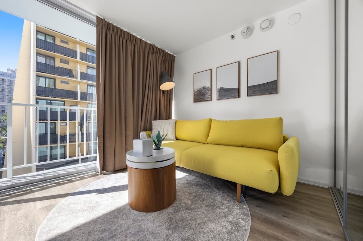 Condo in Honolulu · ★4.87 · Studio · 2 beds · 1 private bath - Photo 5