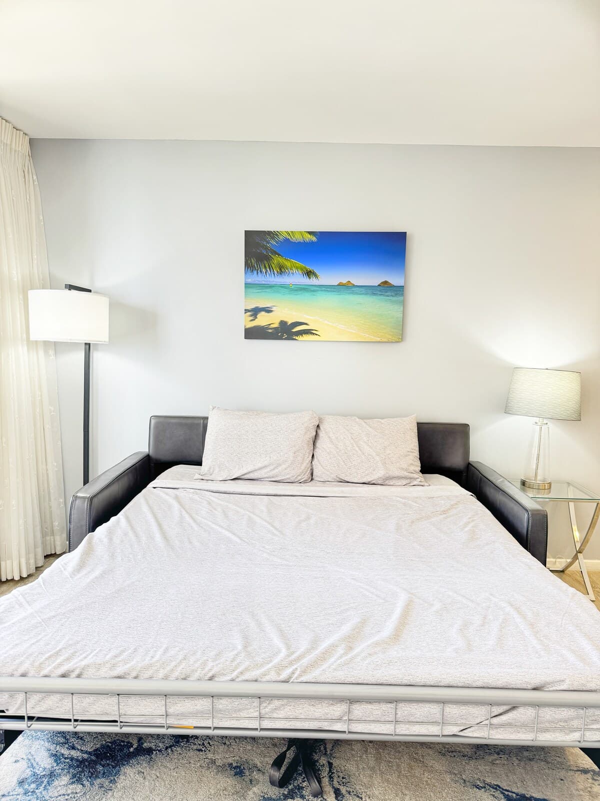 Condo in Honolulu · ★4.97 · 1 bedroom · 2 beds · 1 private bath - Photo 5
