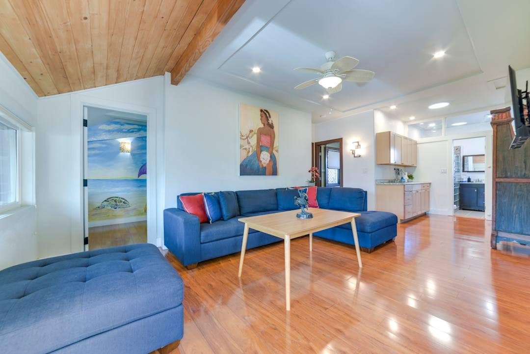 Home in Wailuku · ★4.81 · 3 bedrooms · 6 beds · 1.5 private baths - Photo 4