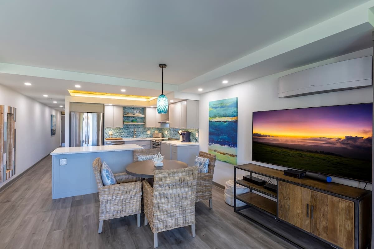 Condo in Kihei · ★4.86 · 1 bedroom · 2 beds · 2 baths - Photo 2