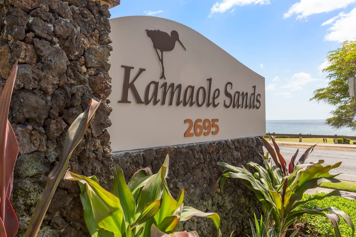 Condo in Kihei · ★4.86 · 1 bedroom · 2 beds · 2 baths - Photo 5