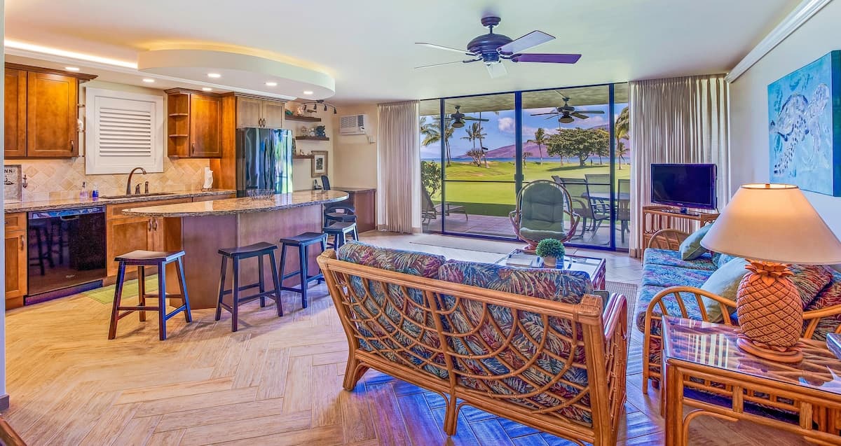 Condo in Kihei · ★4.7 · 2 bedrooms · 4 beds · 2 baths - Photo 1