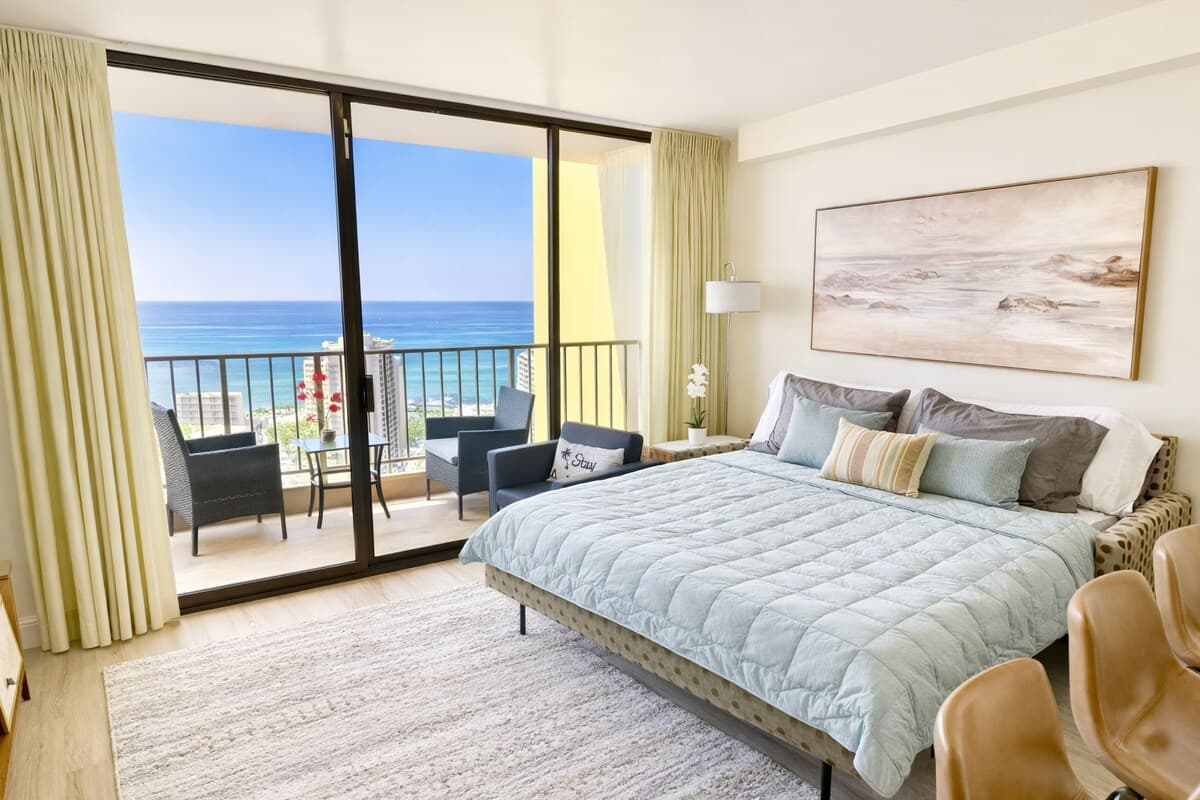 Condo in Honolulu · ★4.92 · 1 bedroom · 2 beds · 1 private bath - Photo 4