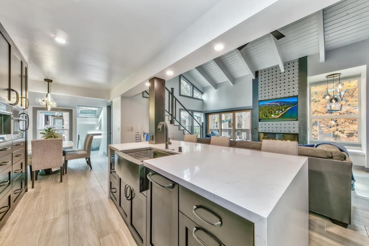 Remodeled Lakeland Village Townhome, Beach Access - Photo 2