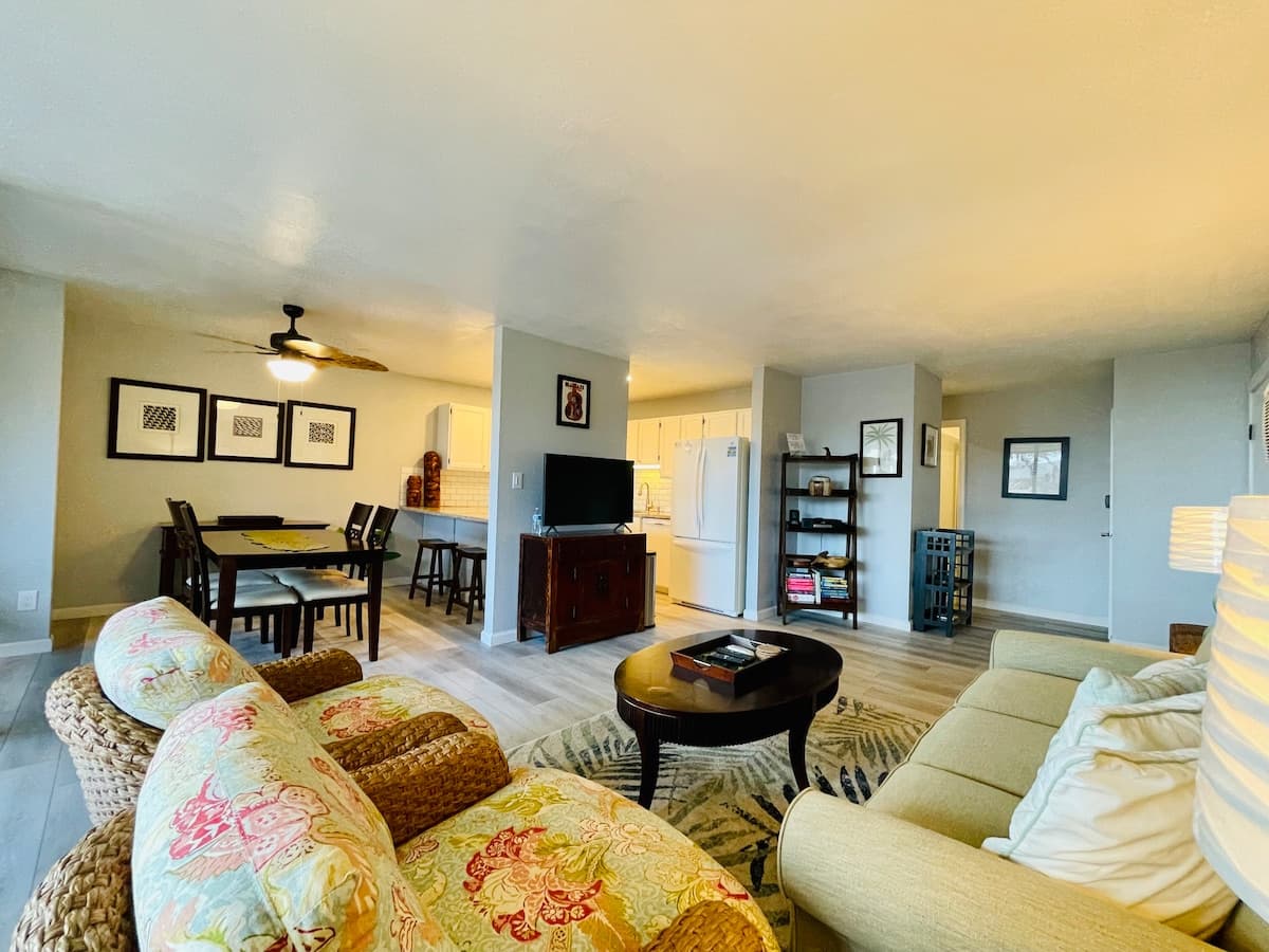 Condo in Kihei · ★4.81 · 2 bedrooms · 2 beds · 1 bath - Photo 3