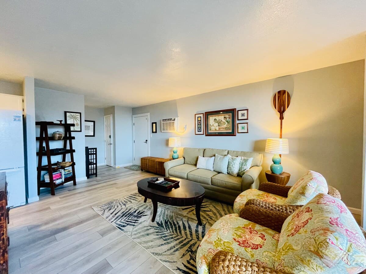 Condo in Kihei · ★4.81 · 2 bedrooms · 2 beds · 1 bath - Photo 2