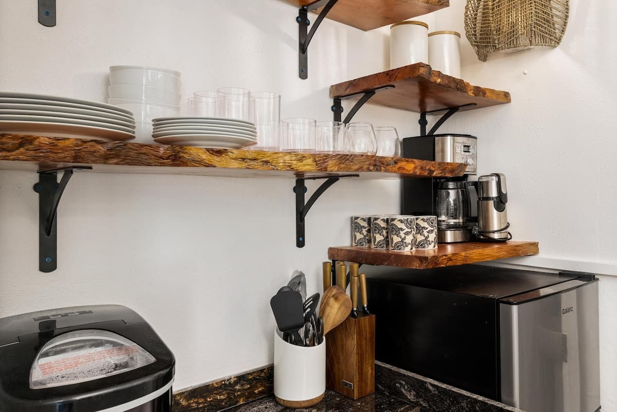 Condo in Kailua-Kona · ★4.58 · 1 bedroom · 2 beds · 1 bath - Photo 4