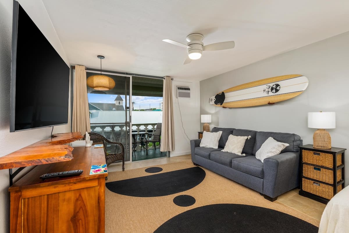 Condo in Kailua-Kona · ★4.58 · 1 bedroom · 2 beds · 1 bath - Photo 1