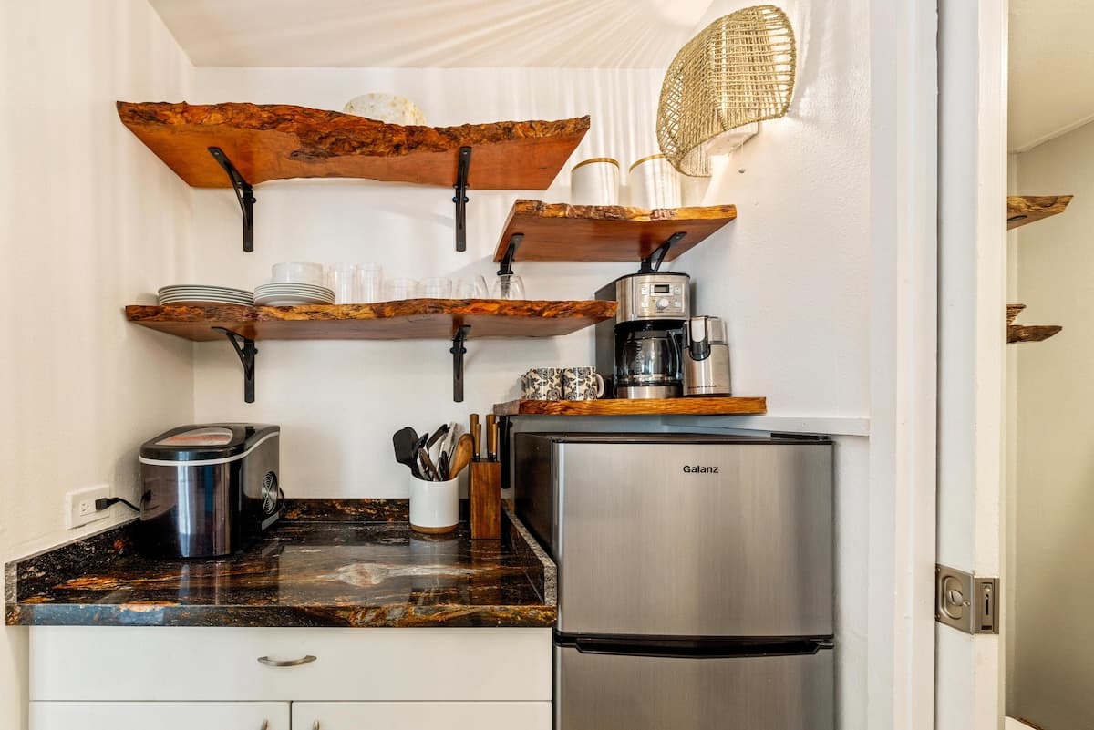 Condo in Kailua-Kona · ★4.58 · 1 bedroom · 2 beds · 1 bath - Photo 5