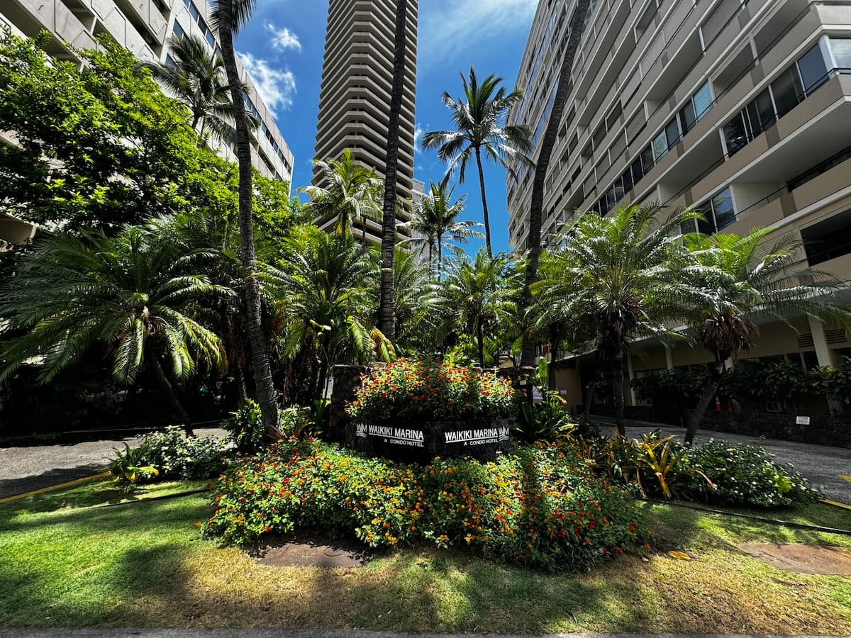 Condo in Honolulu · ★4.86 · Studio · 2 beds · 1 private bath - Photo 5