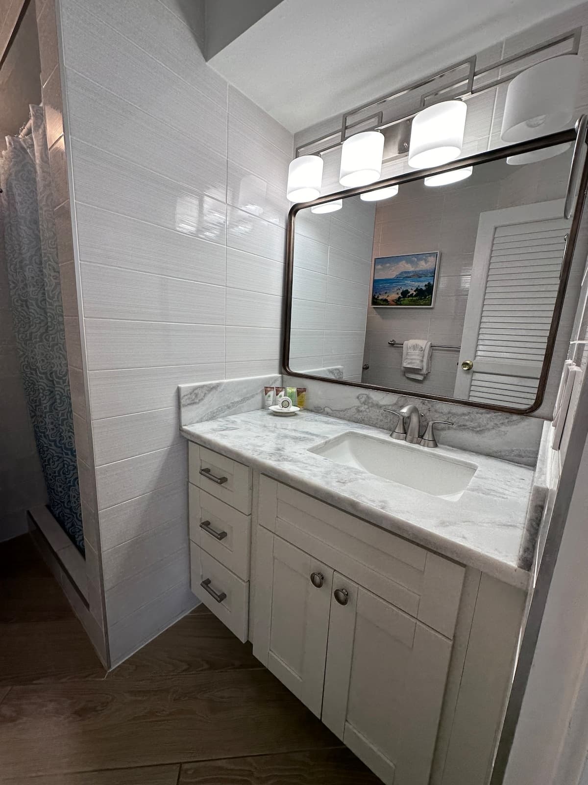 Condo in Honolulu · ★4.86 · Studio · 2 beds · 1 private bath - Photo 2