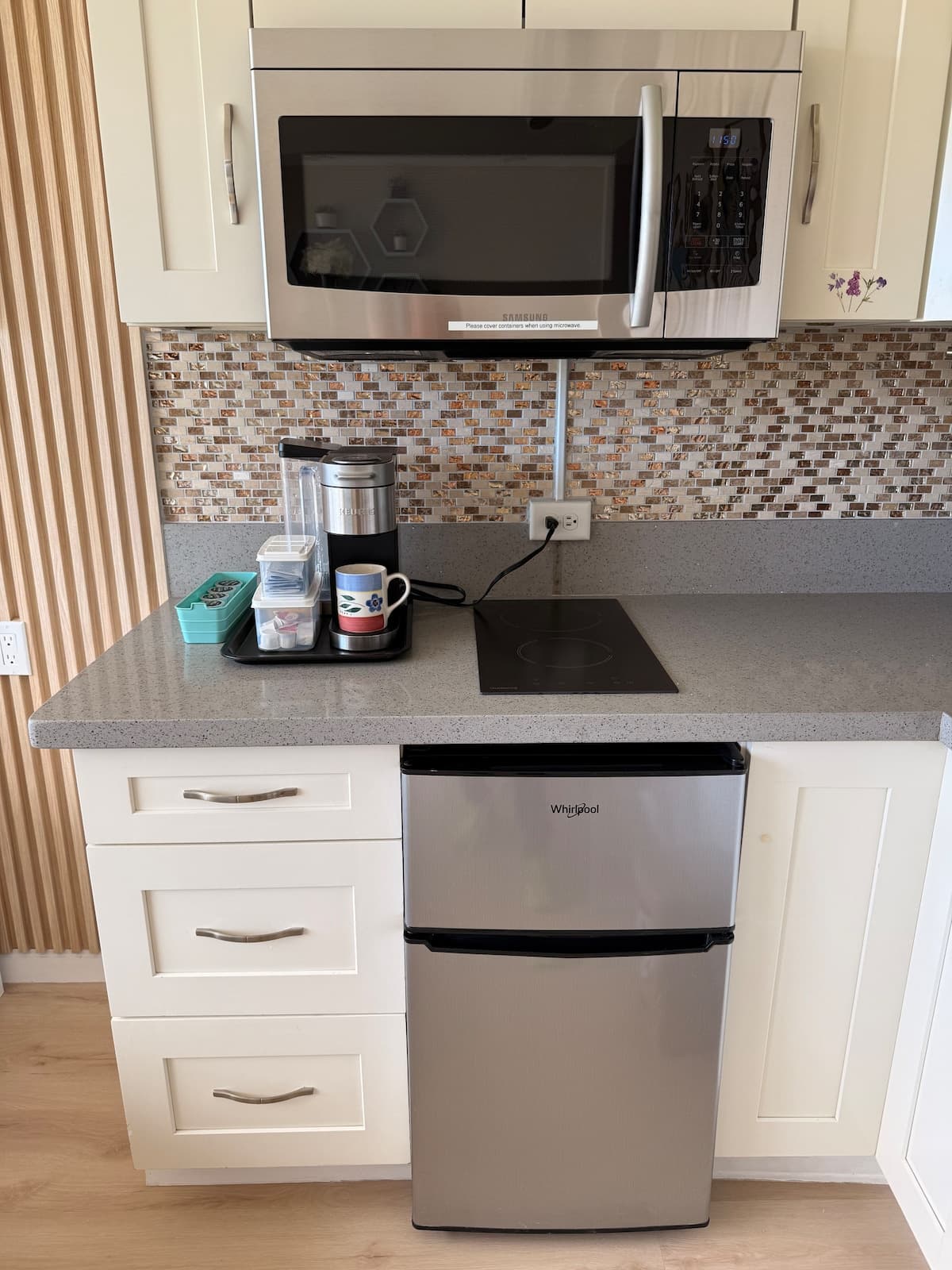 Condo in Honolulu · ★4.88 · Studio · 1 bed · 1 private bath - Photo 2