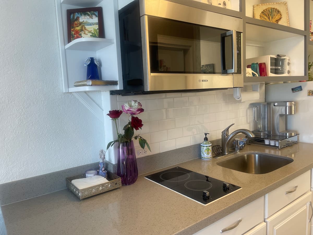 Aloha Luxe in Waikiki/convention center/oceanfront - Photo 1