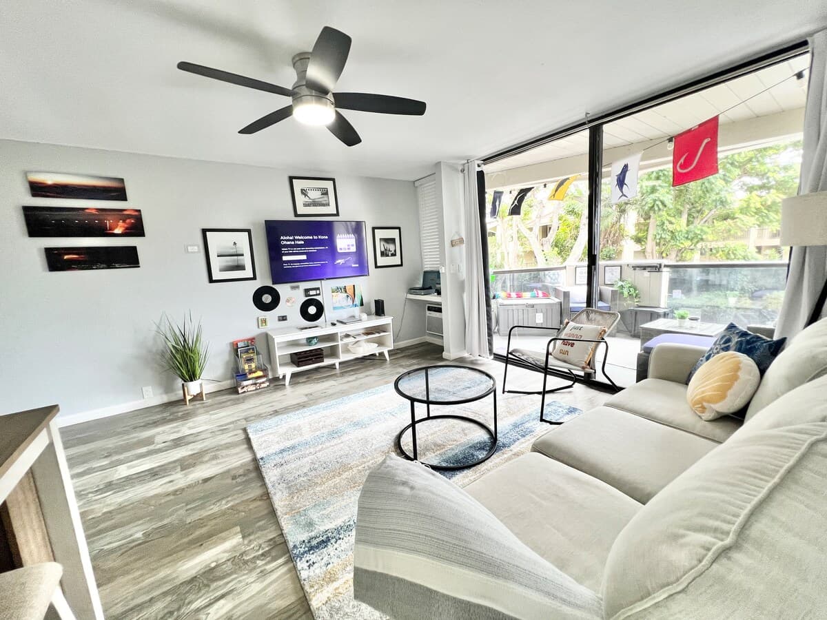 Condo in Kailua-Kona · ★4.99 · 1 bedroom · 2 beds · 1 private bath - Photo 2