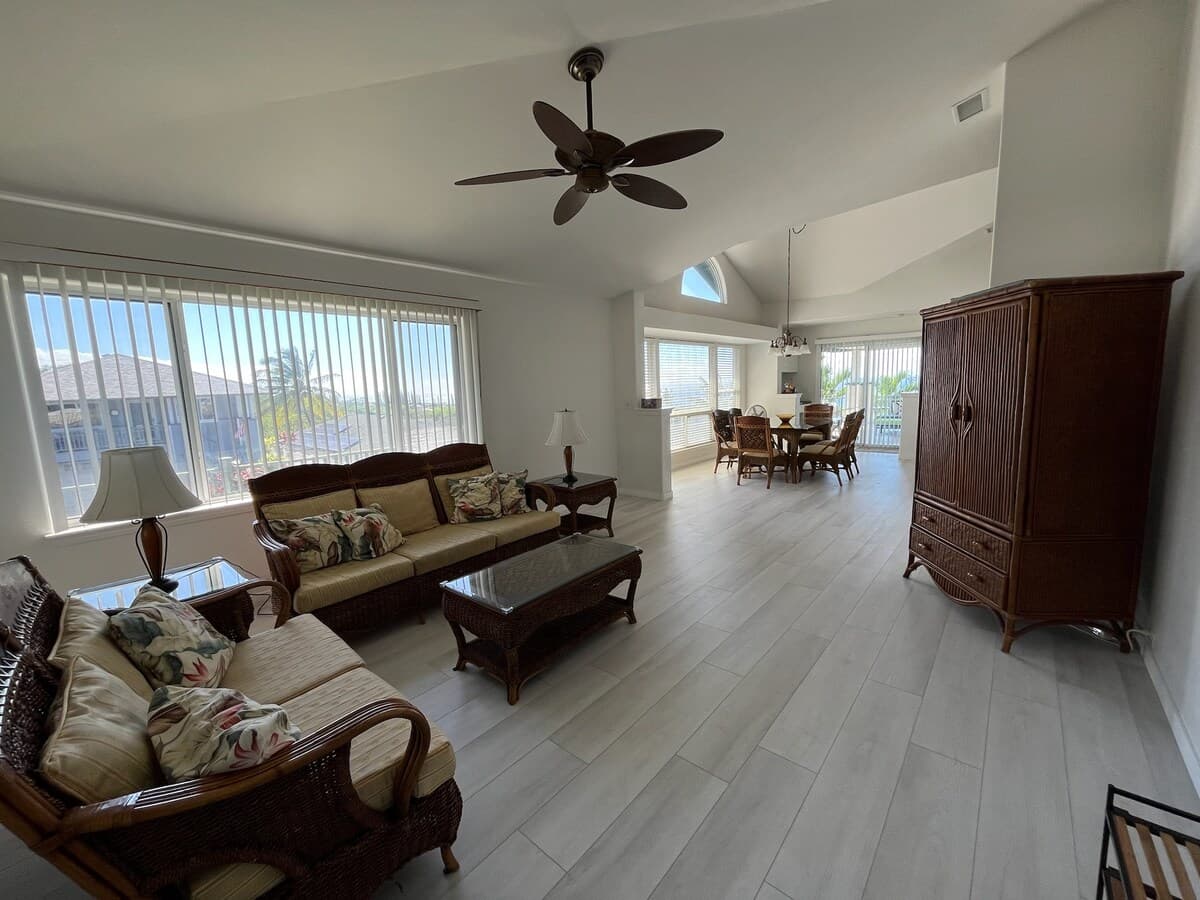 Home in Kailua-Kona · ★4.72 · 3 bedrooms · 5 beds · 2 baths - Photo 3