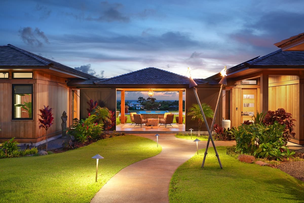 Hale Kupanaha Opulent New Villa + Pool/Spa/Views - Photo 3
